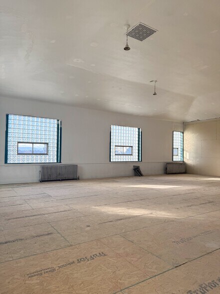 More Photos Of 15 E Iowa Ave, Denver Storefront For Lease