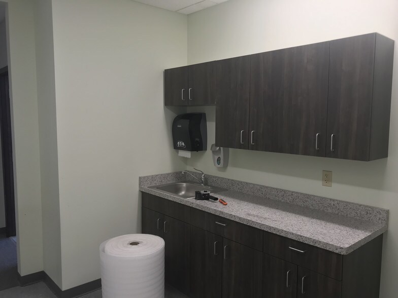 More Photos Of 401 E Conde St, Janesville Warehouse For Sale