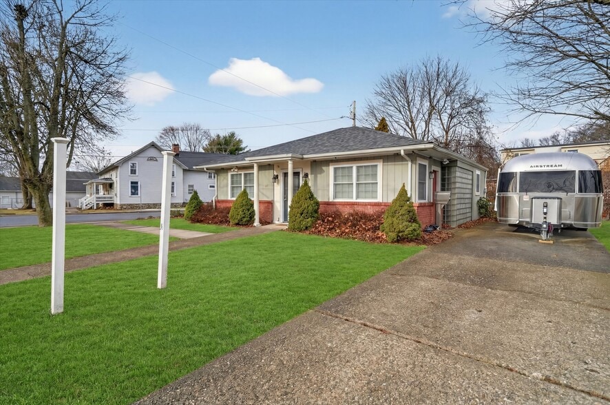 More Photos Of 201 Homestead Ave, Maybrook Office For Sale