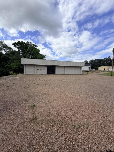 More Photos Of 2100 E Front St, Tyler Light Manufacturing For Lease