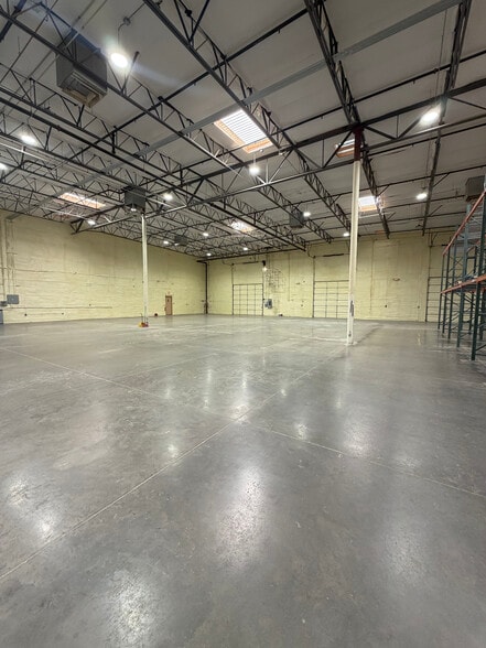 More Photos Of 5801 S 24th St, Phoenix Warehouse For Lease