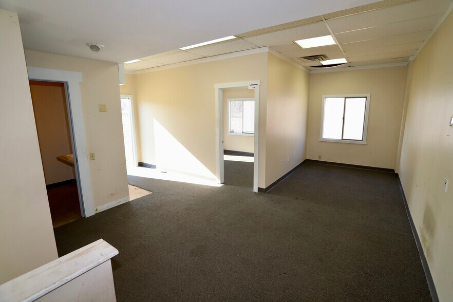 More Photos Of 127 Quality Ln, Rutland Industrial For Sale