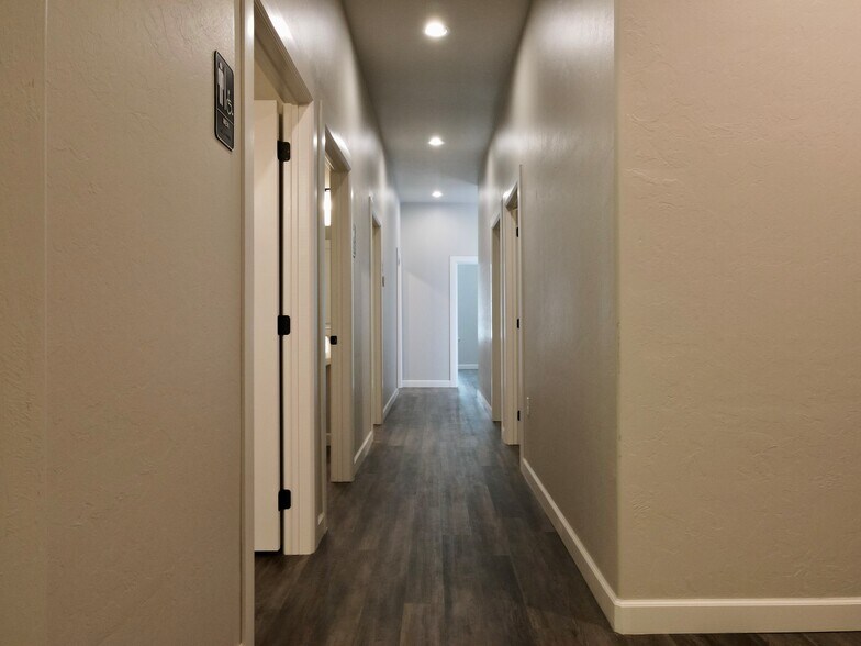 More Photos Of 517 Liberty Ln, Edmond Office For Lease