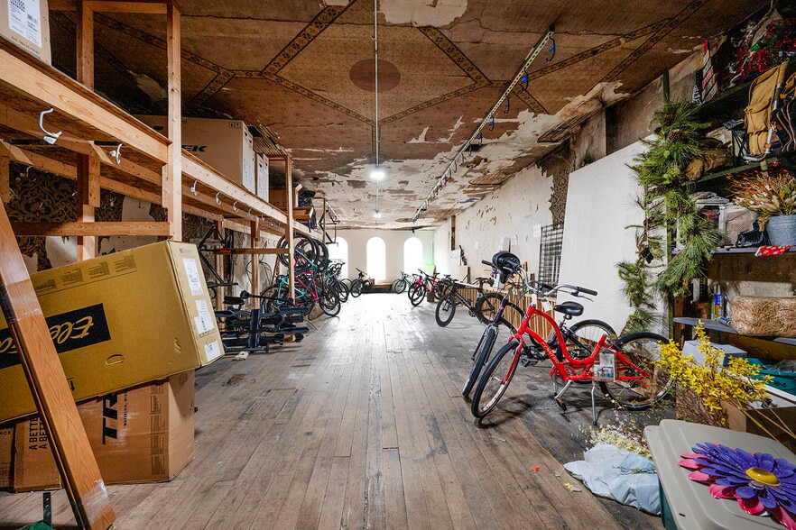 More Photos Of 126 W Main St, Plainfield Storefront For Sale