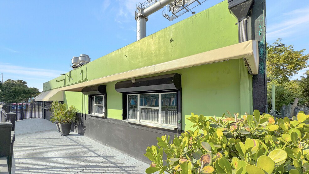 More Photos Of 643 NW 20th St, Miami Freestanding For Lease