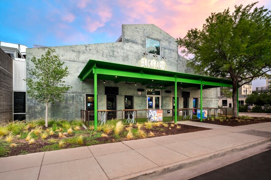 More Photos Of 1000 Foch St, Fort Worth General Retail For Sale