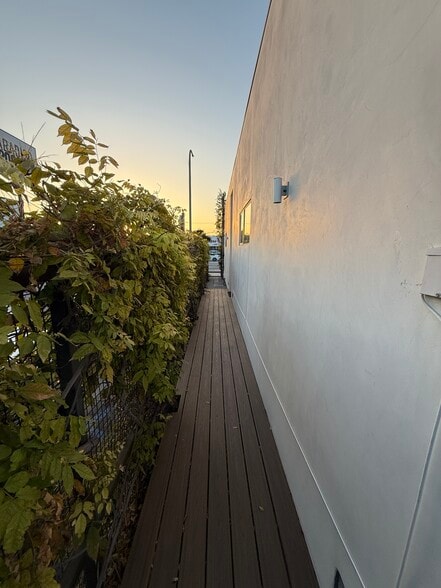 More Photos Of 5408 Sepulveda Blvd, Culver City Office For Lease