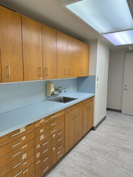 More Photos Of 3628 Meridian St, Bellingham Medical For Sale