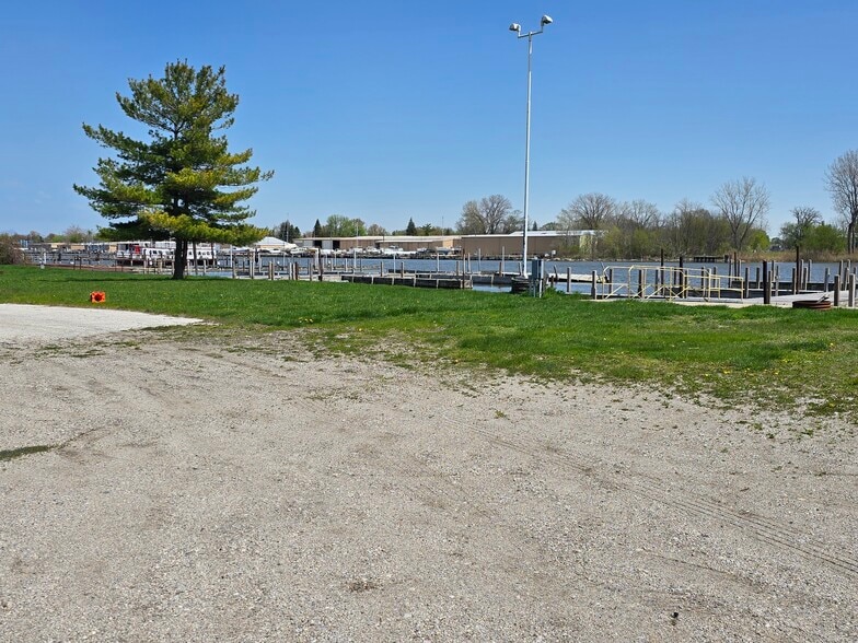 More Photos Of 1251 Evergreen Dr, Bay City Marina For Sale