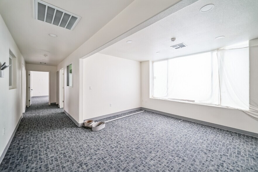 More Photos Of 2330 E Kaviland Ave, Fresno Light Manufacturing For Sale