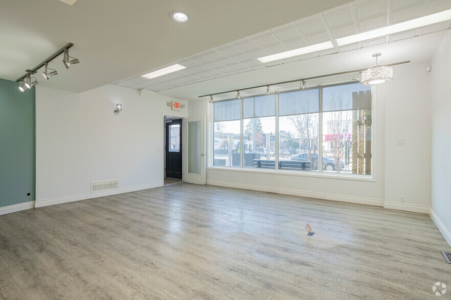 More Photos Of 1904 20th Ave NW, Calgary Storefront Retail Office For Lease