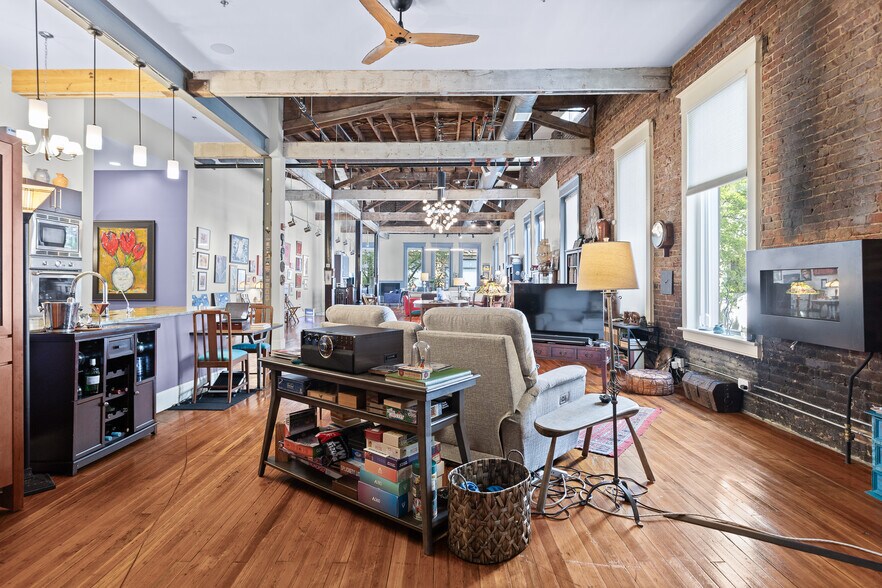 More Photos Of 302-308 1st St SW, Roanoke Storefront Retail Residential For Sale