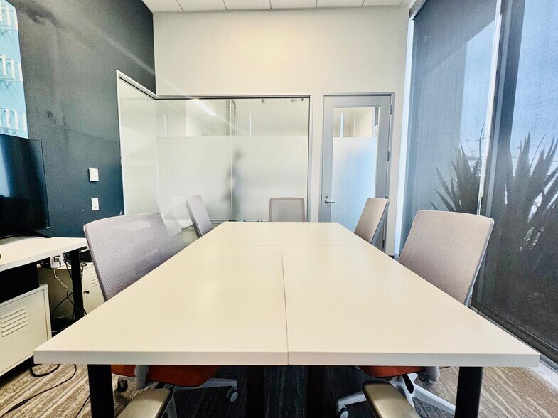 More Photos Of 13274 Fiji Way, Marina Del Rey Office Residential For Lease