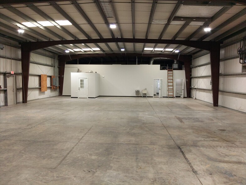 More Photos Of 5870 Old Pascagoula Rd, Theodore Warehouse For Lease
