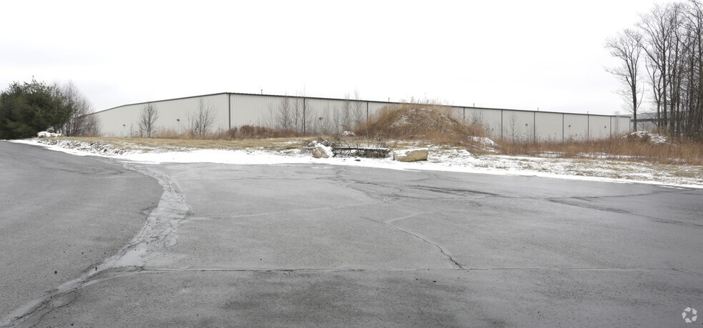 More Photos Of 572 Oak Ridge Rd, Hazleton Warehouse For Lease