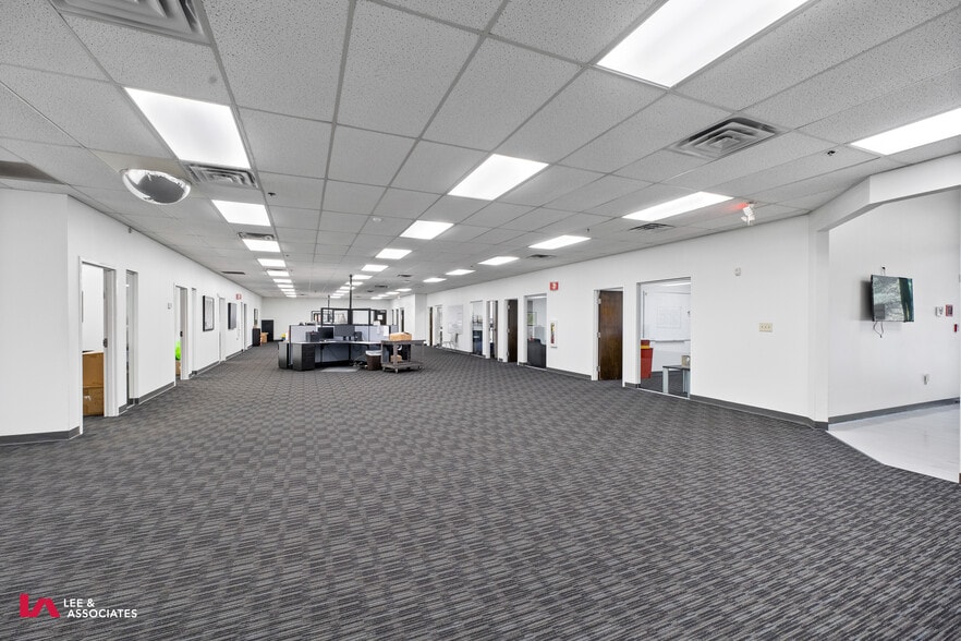 More Photos Of 3025 Northwoods Pky, Peachtree Corners Warehouse For Lease