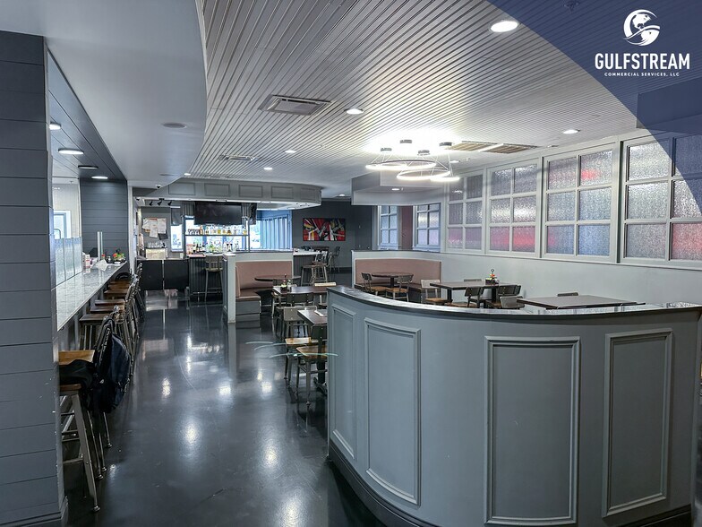 More Photos Of 200 Commerce Dr, Elizabethtown Restaurant For Sale