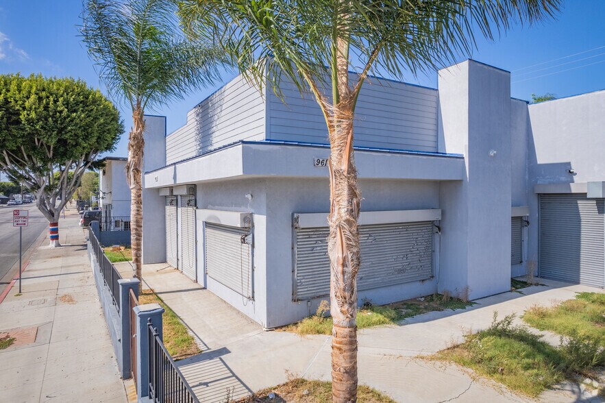 More Photos Of 961 W Compton Blvd, Compton Freestanding For Sale