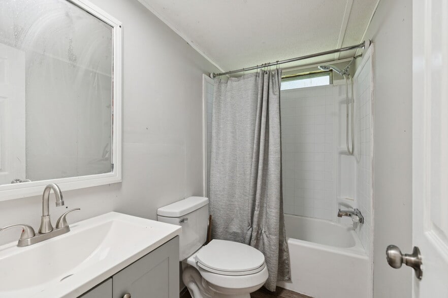 More Photos Of 9314 Beeler Ct, Bon Aqua Manufactured Housing Mobile Home Park For Sale