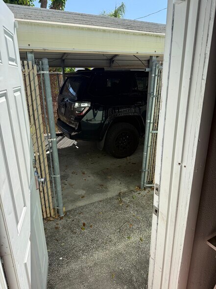 More Photos Of 3111 26th St W, Bradenton Flex For Sale