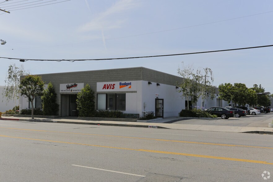 Primary Photo Of 14806-14812 Oxnard St, Van Nuys Warehouse For Lease