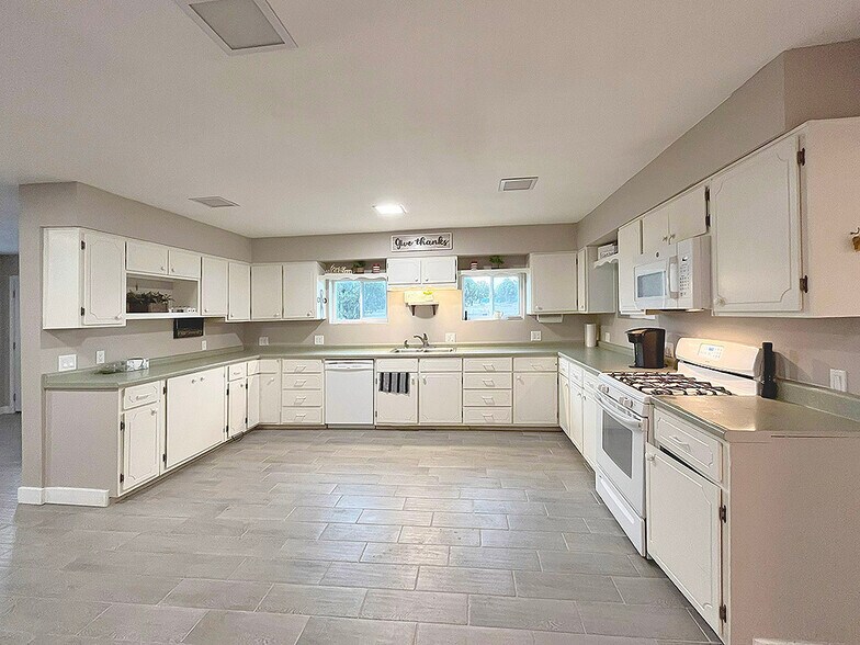 More Photos Of 2891 E Adams St, Show Low Storefront Retail Residential For Sale