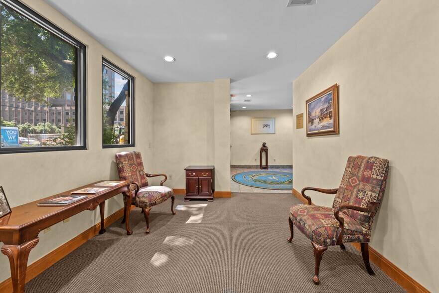 More Photos Of 1504 San Antonio St, Austin Loft Creative Space For Sale