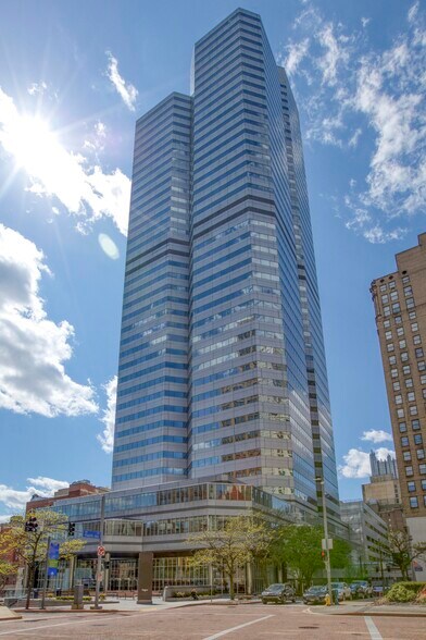 More Photos Of 301 Grant St, Pittsburgh Coworking Space