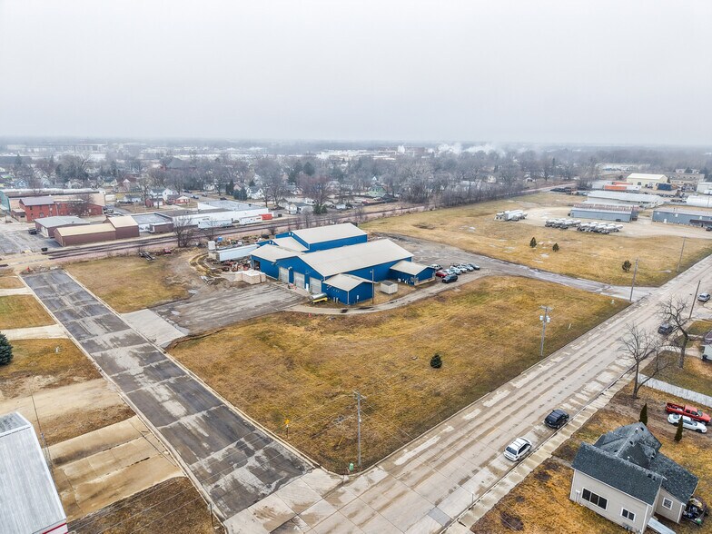 More Photos Of 501 11th St NE, Austin Carwash For Sale