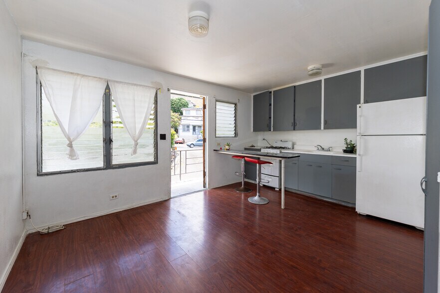 More Photos Of 1640 Lusitana St, Honolulu Apartments For Sale