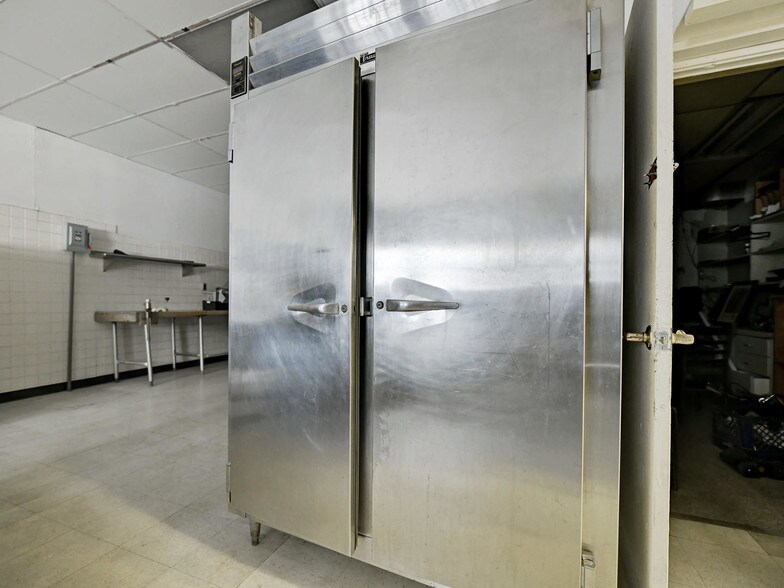 More Photos Of 638-640 Stokes Rd, Medford Restaurant For Sale