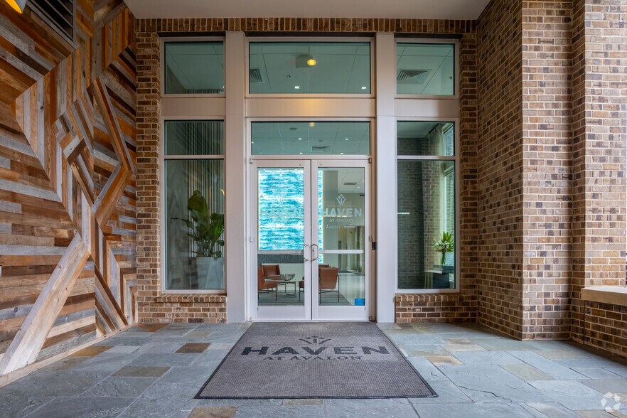 More Photos Of 6000 Avalon Blvd, Alpharetta Storefront Retail Office For Lease