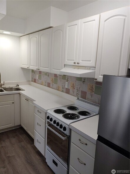 More Photos Of 1700 California Ave S, Long Beach Apartments For Sale