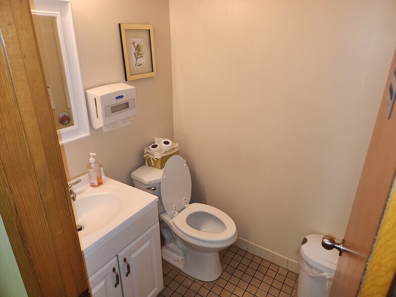 More Photos Of 360 Middletown Blvd, Langhorne Medical For Sale