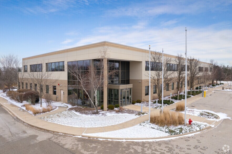 More Photos Of 2200 Millbrook Dr, Buffalo Grove Flex For Lease