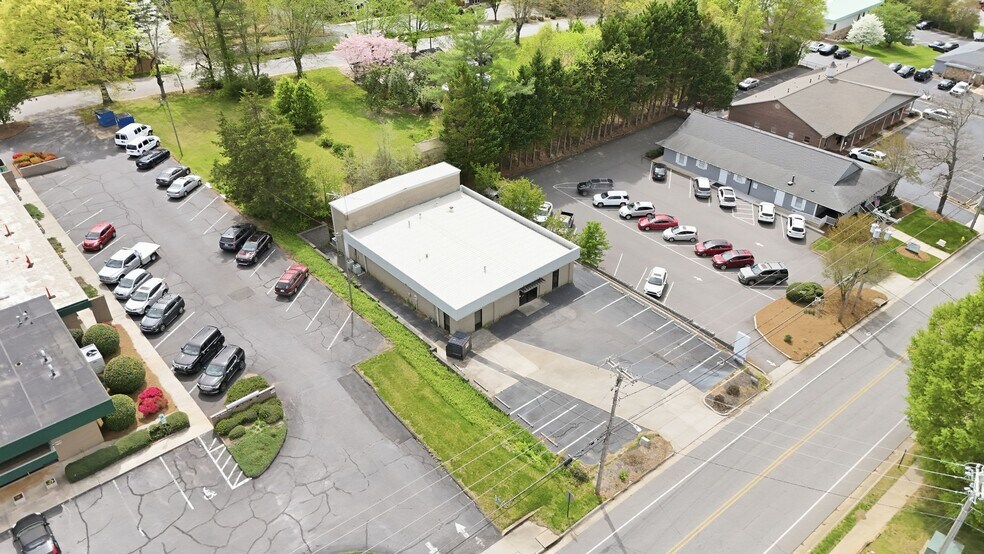 More Photos Of 744 Hartness Rd, Statesville Medical For Sale