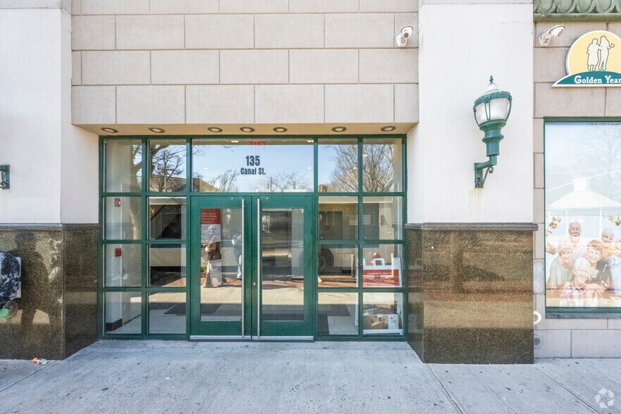 More Photos Of 135-139 Canal St, Staten Island Office For Sale