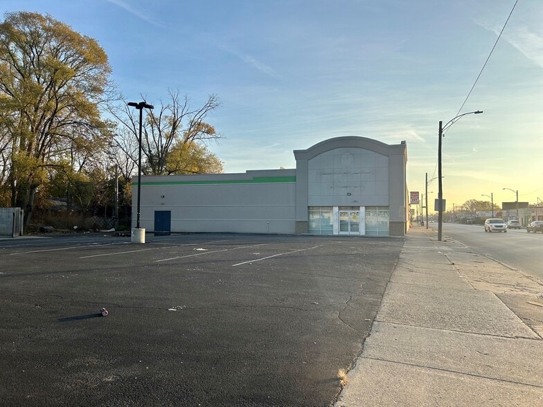 More Photos Of 13018 Fenkell St, Detroit Freestanding For Lease