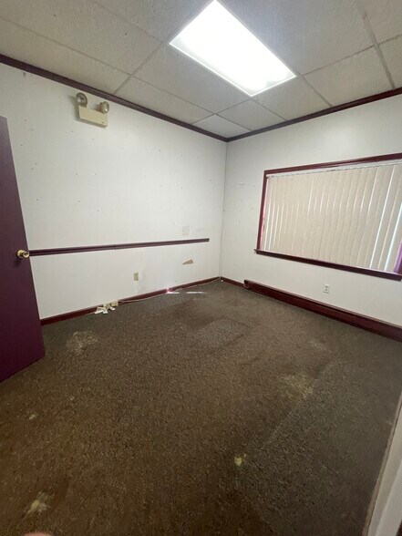 More Photos Of 500 Norwich Ave, Taftville Unknown For Lease