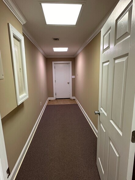 More Photos Of 2094 Fisher St SW, Huntsville Office For Lease