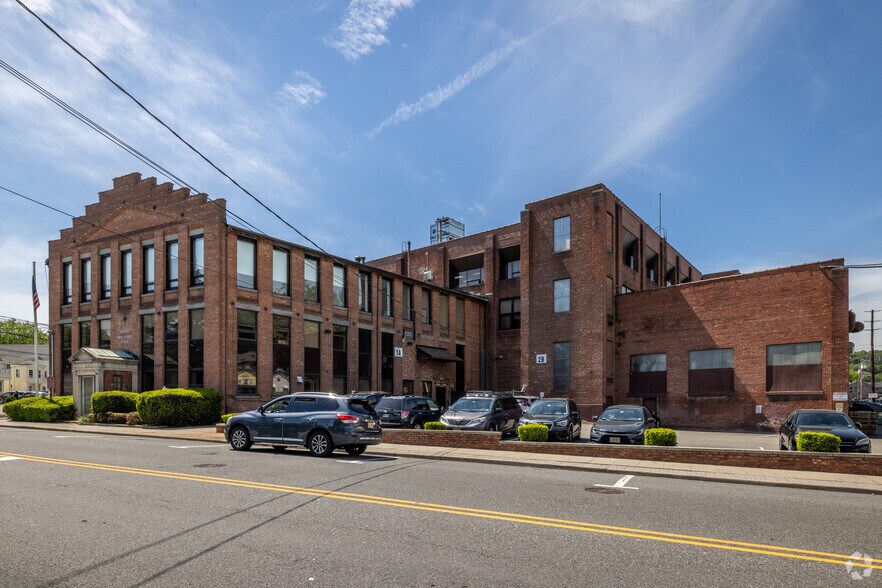 More Photos Of 10 Park Pl, Butler Light Distribution For Lease