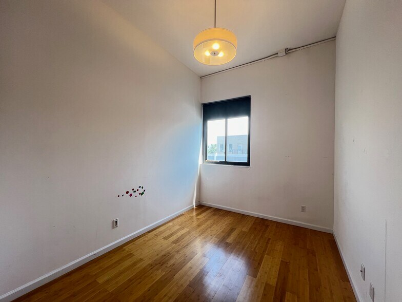 More Photos Of 109 Clay St, Brooklyn Flex For Lease