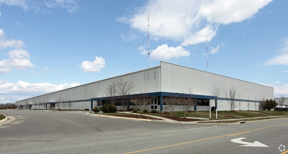 More Photos Of 101 Industrial Dr, Suffolk Distribution For Lease