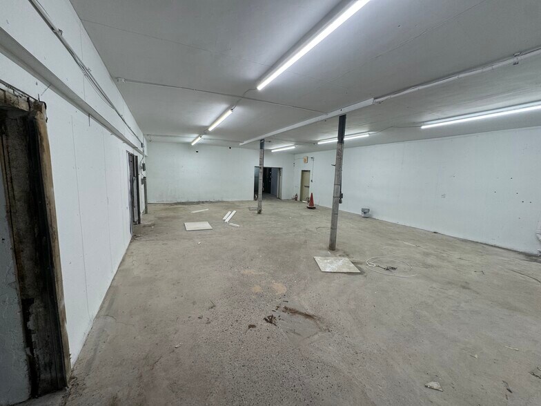 More Photos Of 19 Lemon St, Stowe Warehouse For Sale