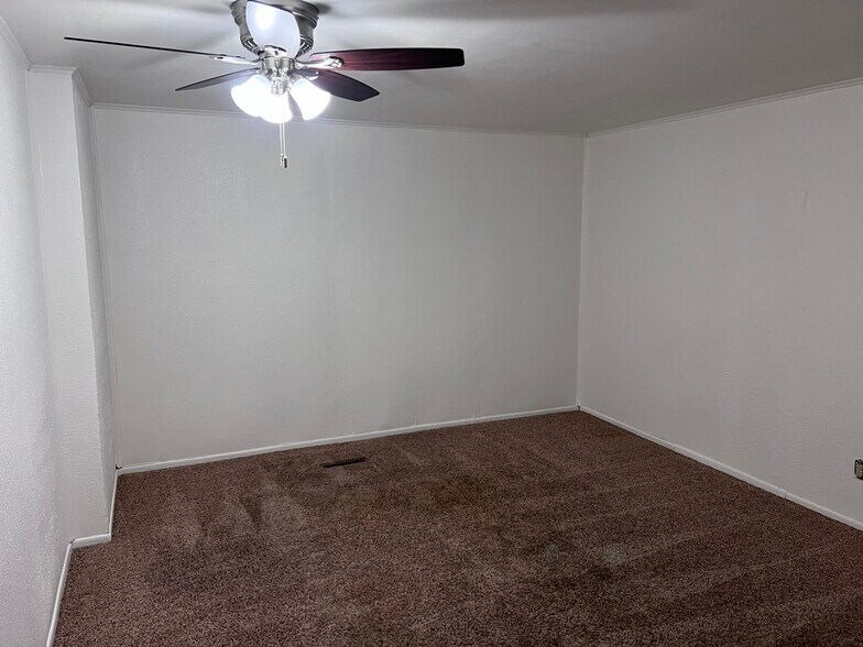 More Photos Of 318 Main St, Wampum Apartments For Sale