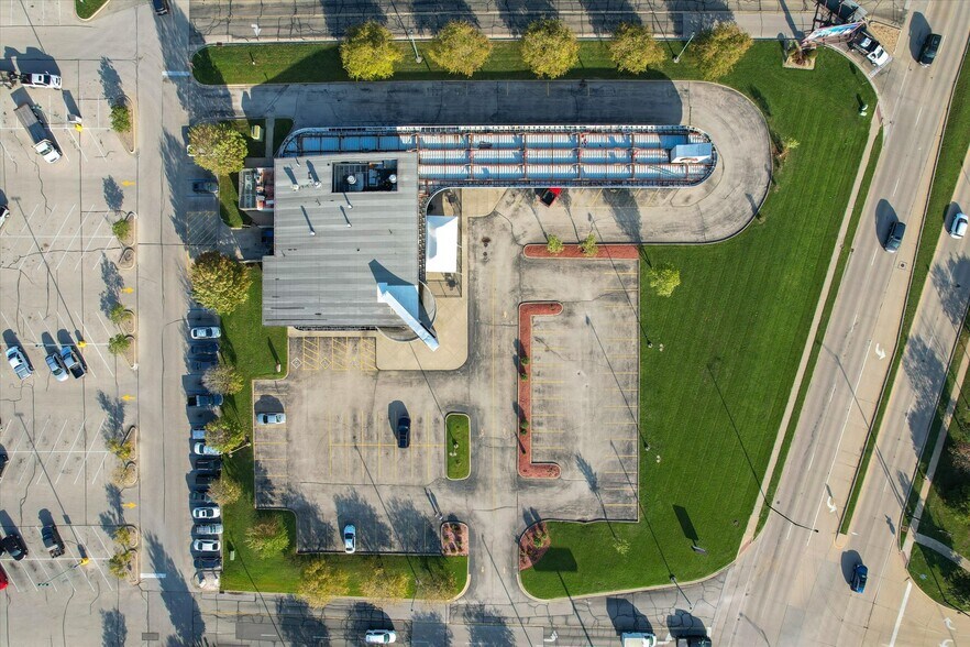 More Photos Of 608 W Town Center Blvd, Champaign Restaurant For Sale