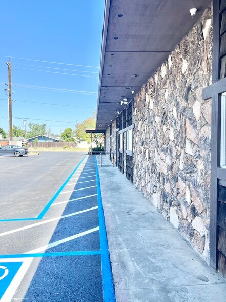 More Photos Of 408 Sunrise Ave, Roseville Storefront Retail Office For Sale