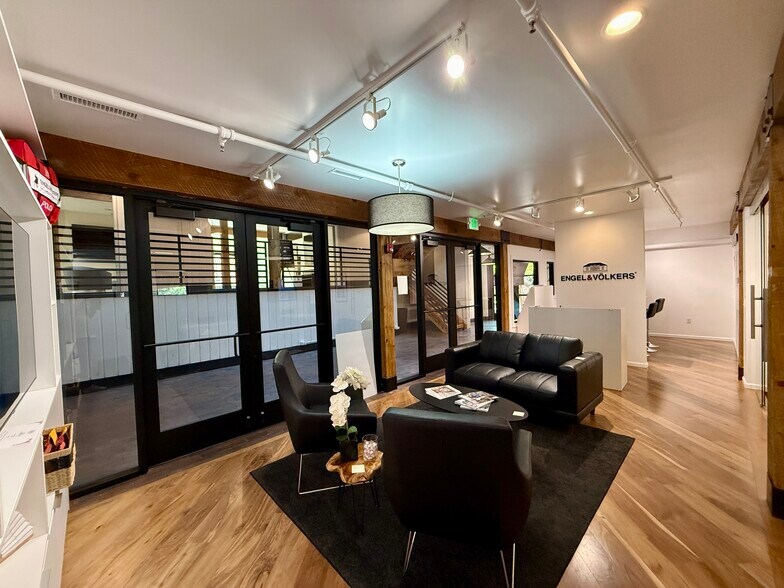 More Photos Of 2 W Saint George Blvd, St George Office For Lease