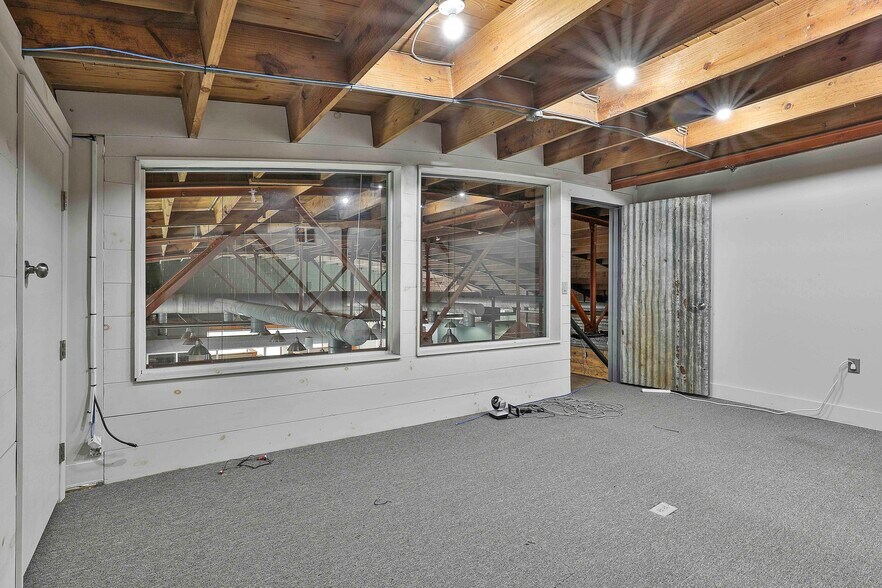 More Photos Of 147 Jackson St, Newnan Freestanding For Lease