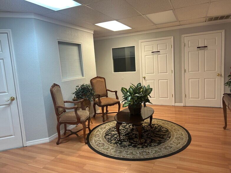 More Photos Of 4707 W Gandy Blvd, Tampa Storefront Retail Office For Lease